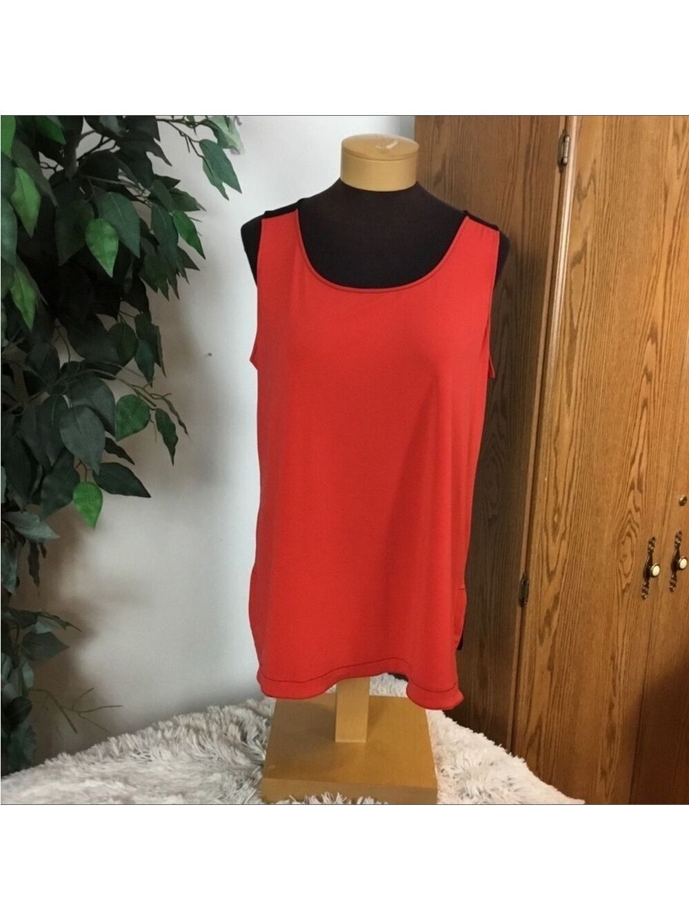 George scoop neck tank top red front with black trim black back XL
